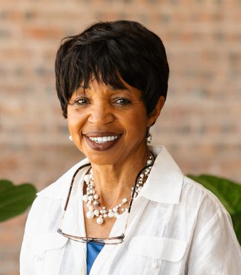 Portrait of Pat Presley, Realtor®, PSA, e-PRO.